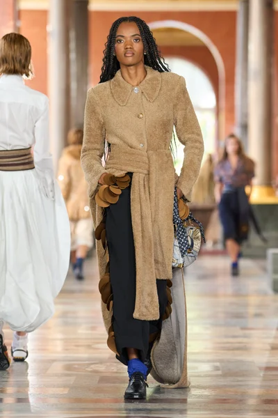 Look 29